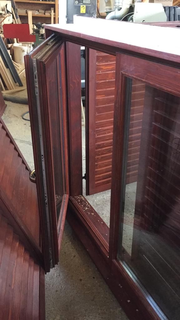 nelle nostre case in legno montiamo le fineste con persiane veneziane