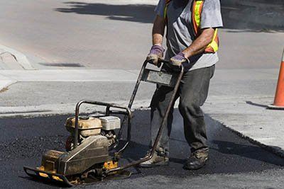 Asphalt paving