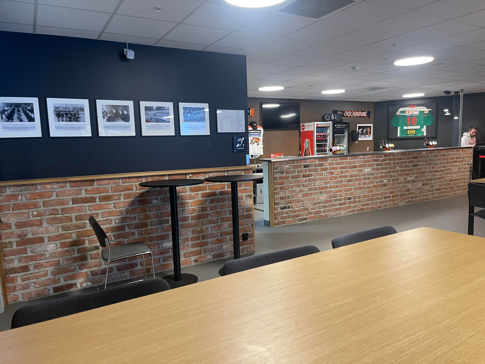 Sportsbar - Varner arena