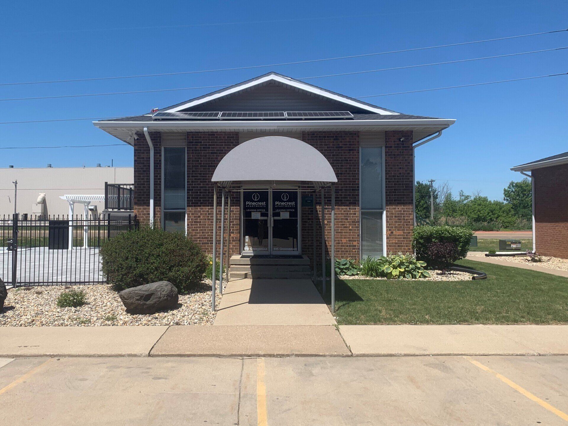 Pinecrest Apartments Studio, 1, 2 & 3 Bed Apartments