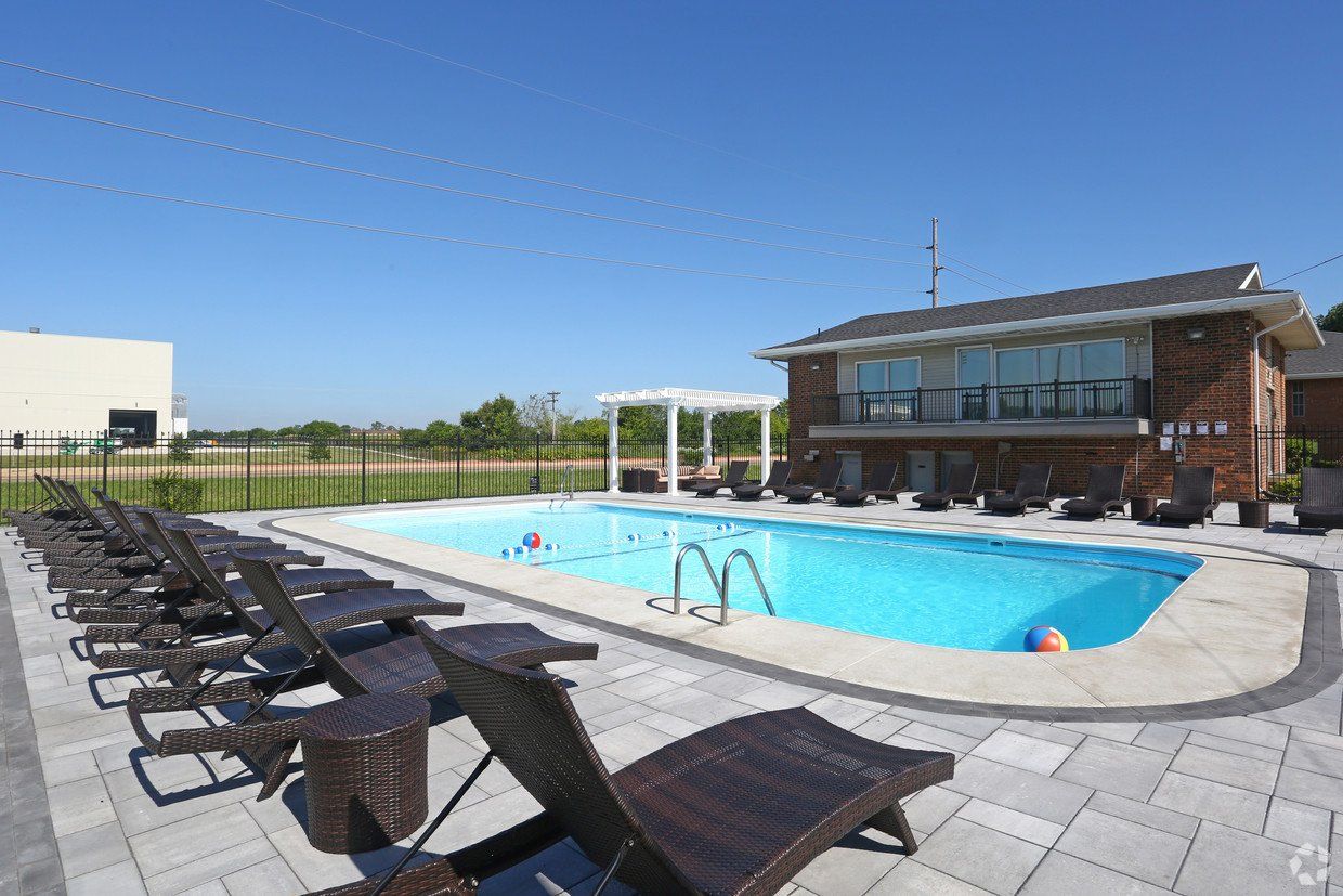 Pinecrest Apartments Studio, 1, 2 & 3 Bed Apartments