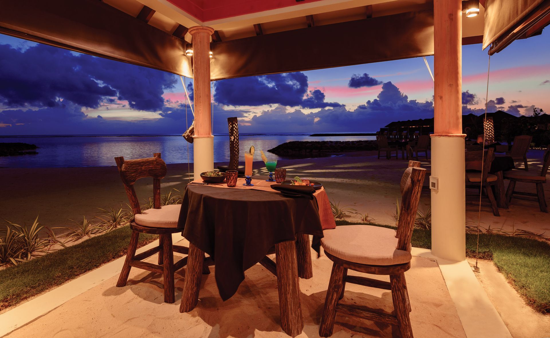 Outlets & Dining - Charcoal Grill
