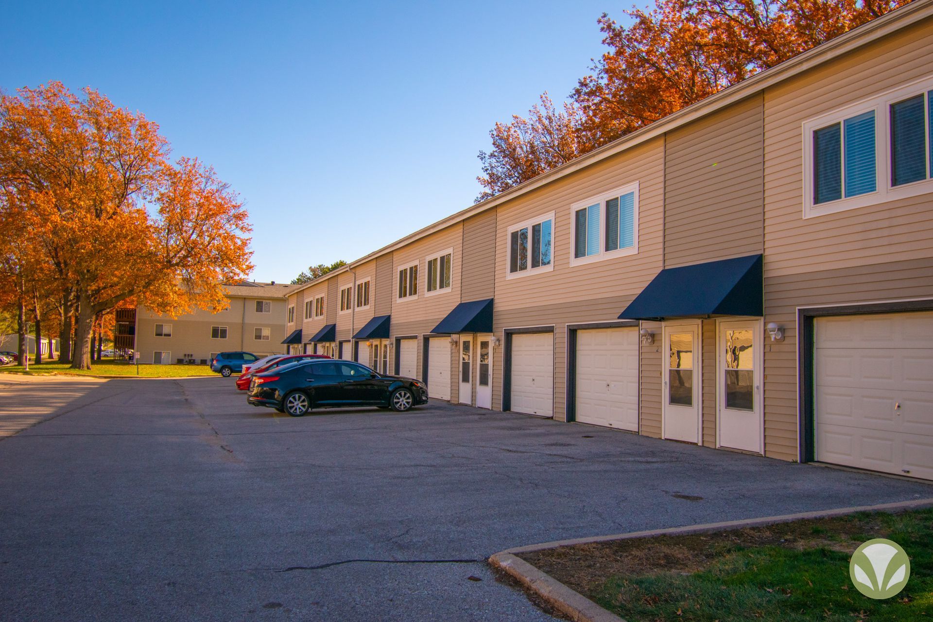 Charleston Court - Image 2