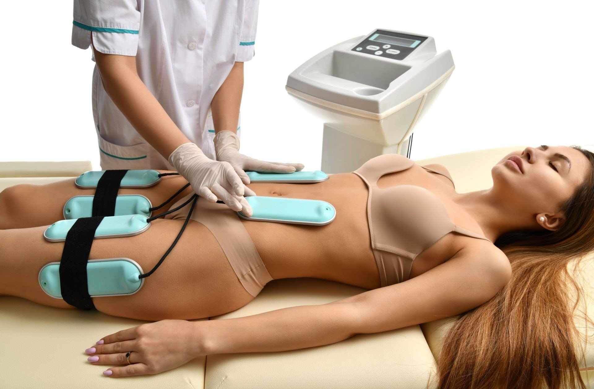 woman getting a laser lipo procedure