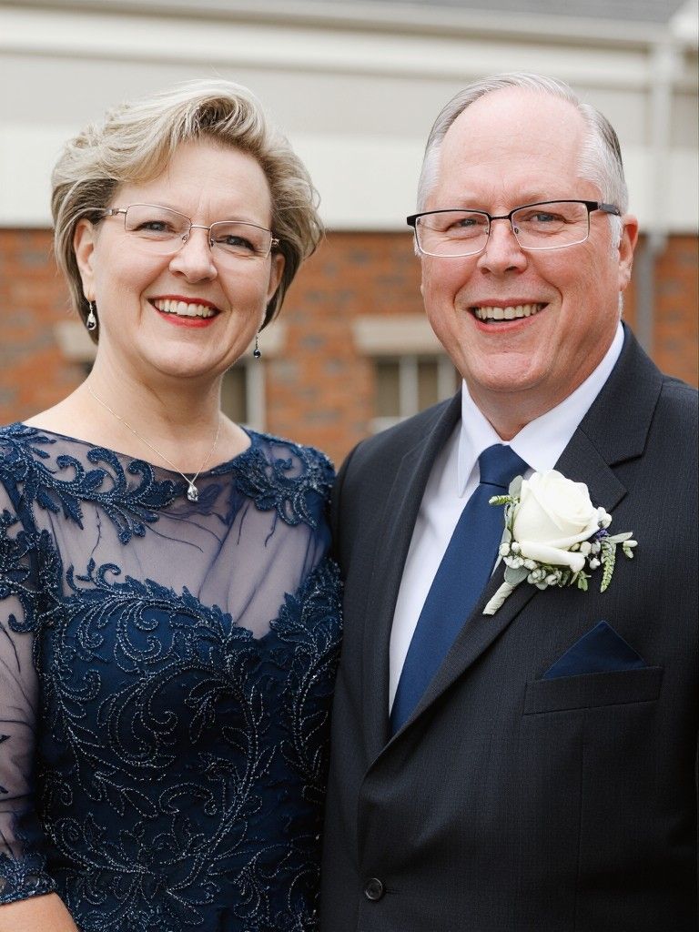 Photo of Dale and Tonya Knouse