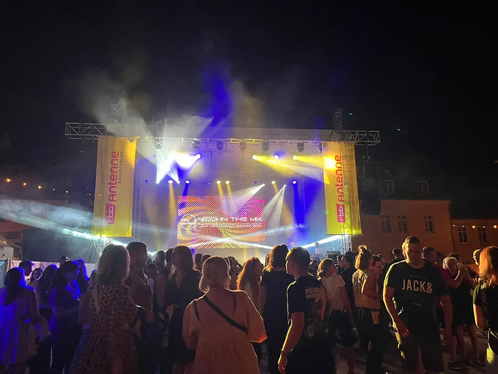 DJ Vaddi beim Altstadtsommer 2024 in Bad Belzig – Hochzeit- & Event-DJ mit Live-Set, Lichtshow und Partystimmung für Brandenburg & Berlin