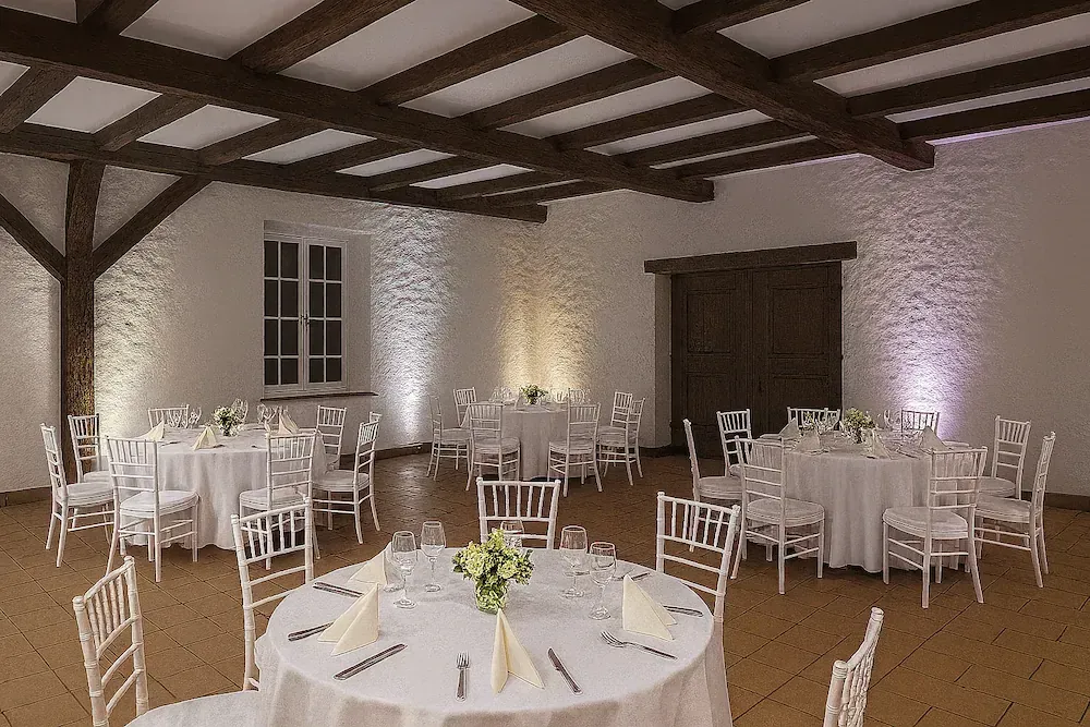 Uplighting in Potsdam – warmes Ambiente für Hochzeitslocation, DJ Vaddi