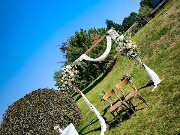 Landhaus Alte Schmiede Lühnsdorf – liebevoll gestalteter Außenbereich für freie Trauungen im Grünen im Fläming