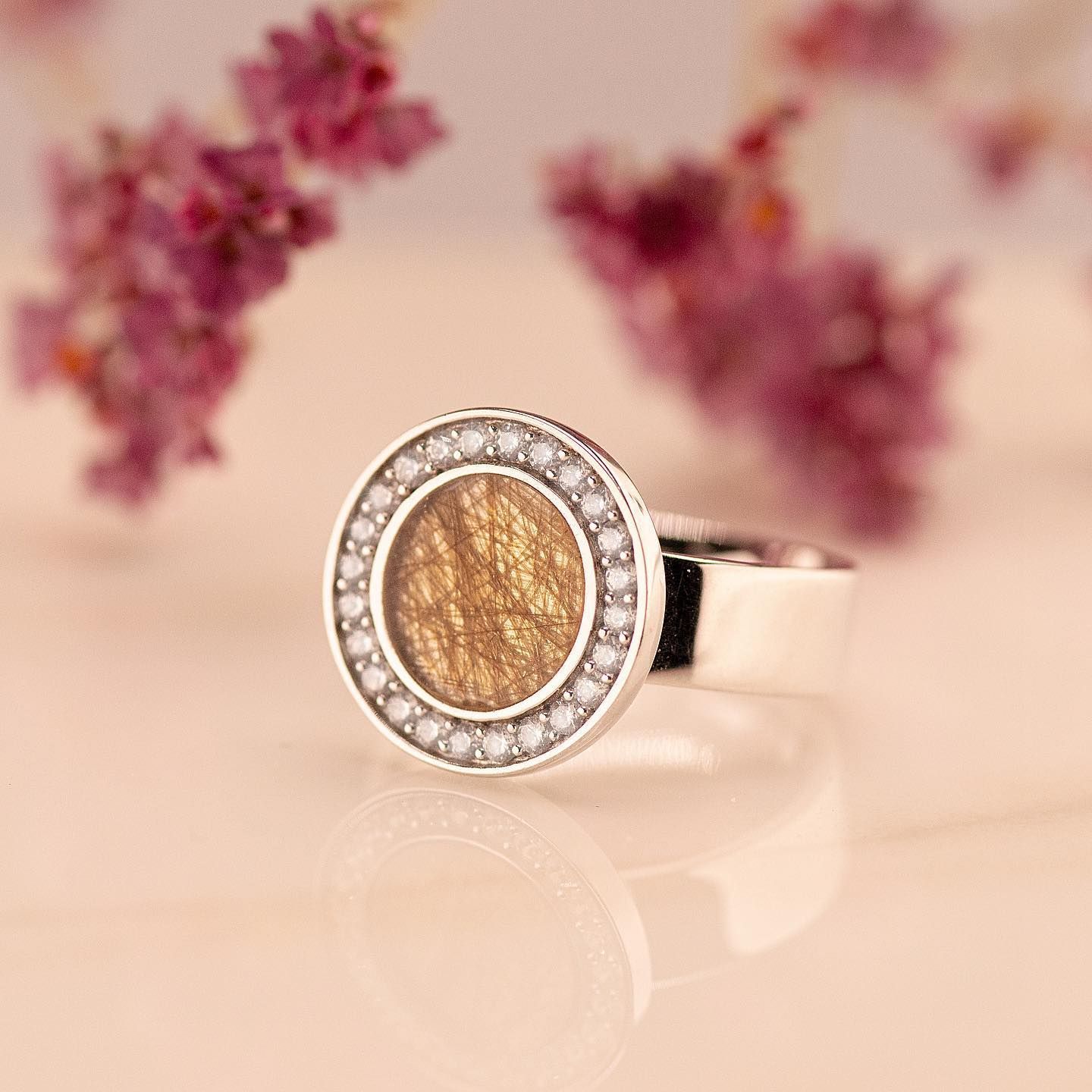 Ring met haarlok of as Pijnacker Delft Den Haag Zoetermeer