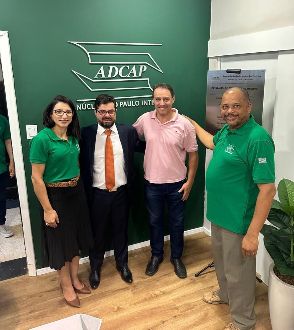 No sábado, dia 18 de janeiro, o Presidente da APECT, Dr. Muriel e o Tesoureiro Dr. Anderson representaram a APECT na inauguração das novas instalações da ADCAP SPI em Bauru/SP. O convite foi feito pela Presidente Estadual Sheyla Belíssimo e pelo Vice-Presidente Everaldo Bastos.