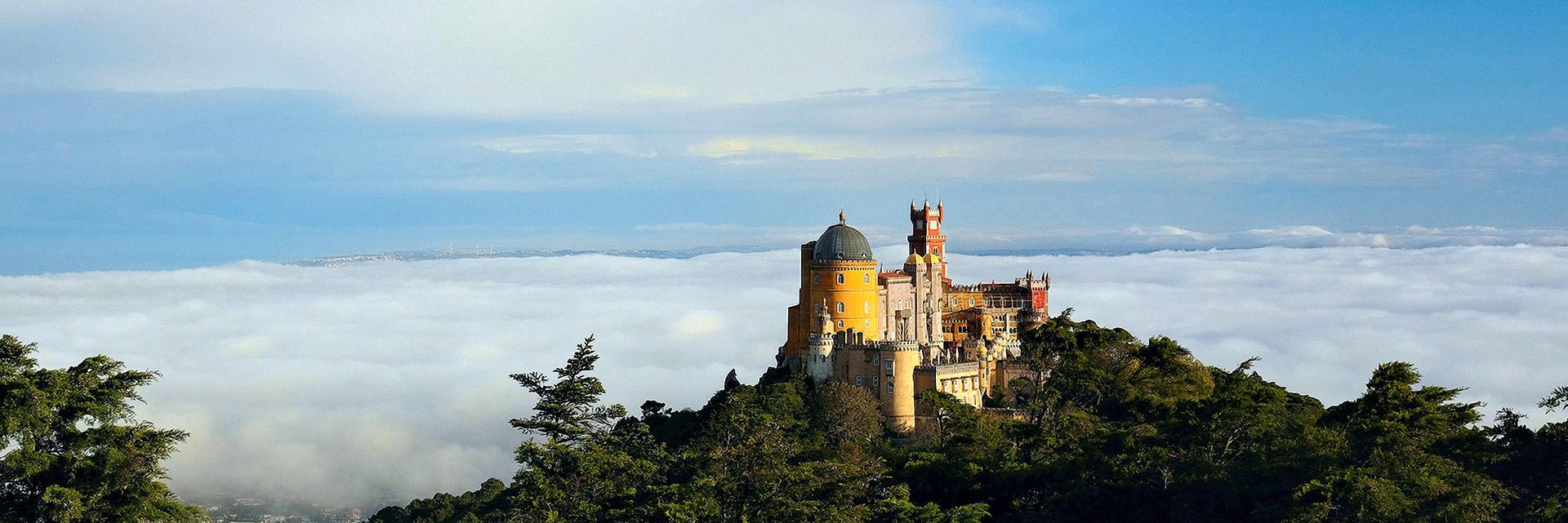 pena-palace-vs-quinta-da-regaleira-sintra.jpg