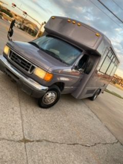 18 Passenger Party Bus