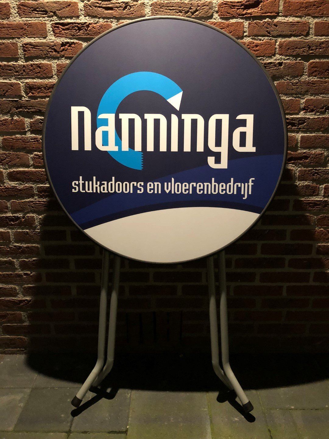 Nanninga Stukadoors statafel met opdruk