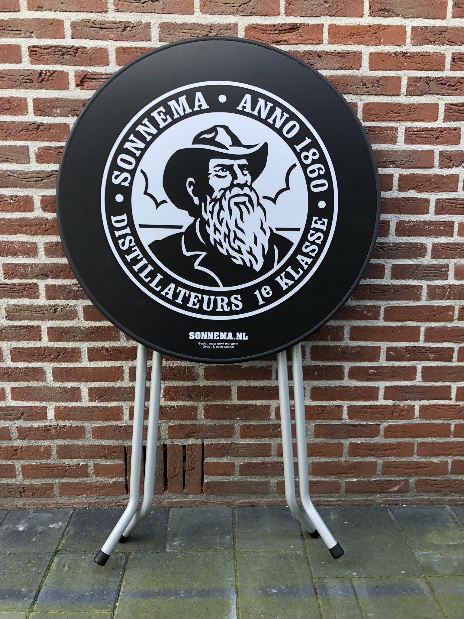 Sonnema Berenburg sta tafel met opdruk