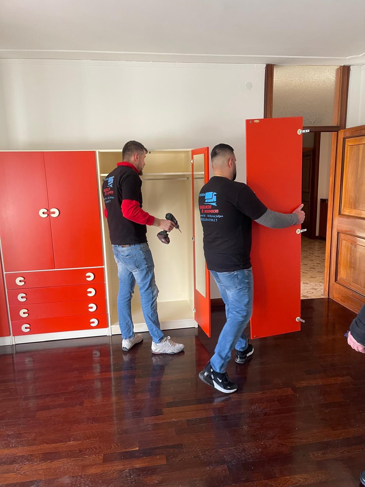 smontaggio armadietti