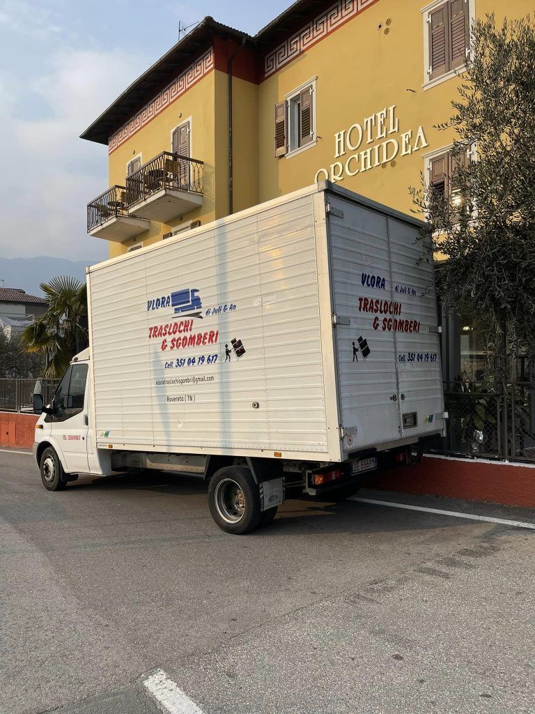 furgone Vlora Traslochi & Sgomberi