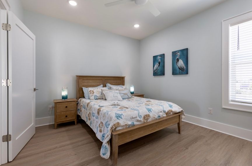 Large bedroom with queen size bed and private en suite