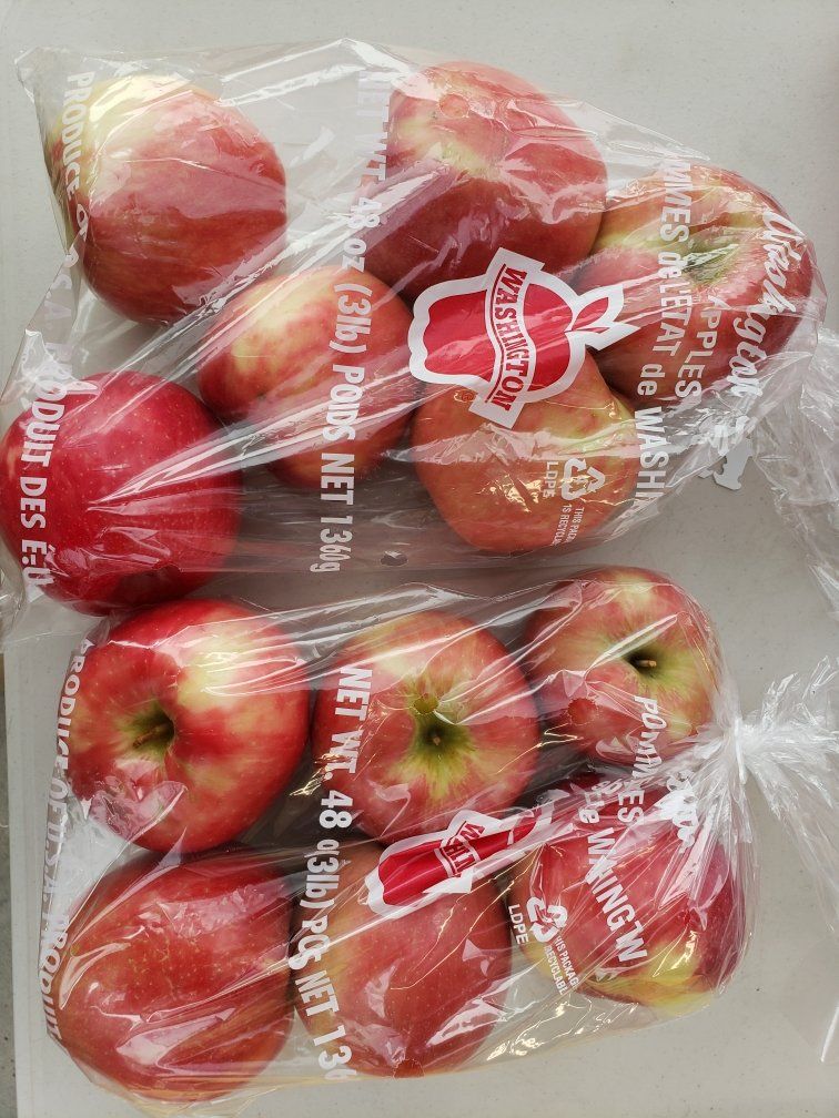Honeycrisp bag apples