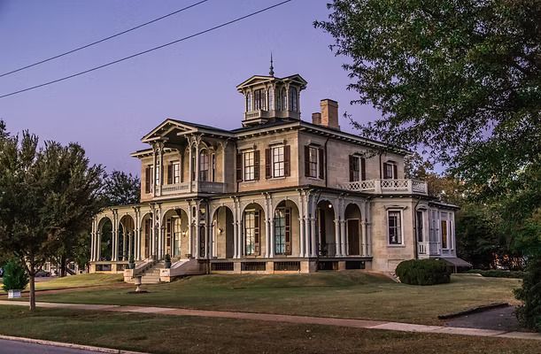 historic-tuscaloosa-jemison-van-de-graaff-mansion