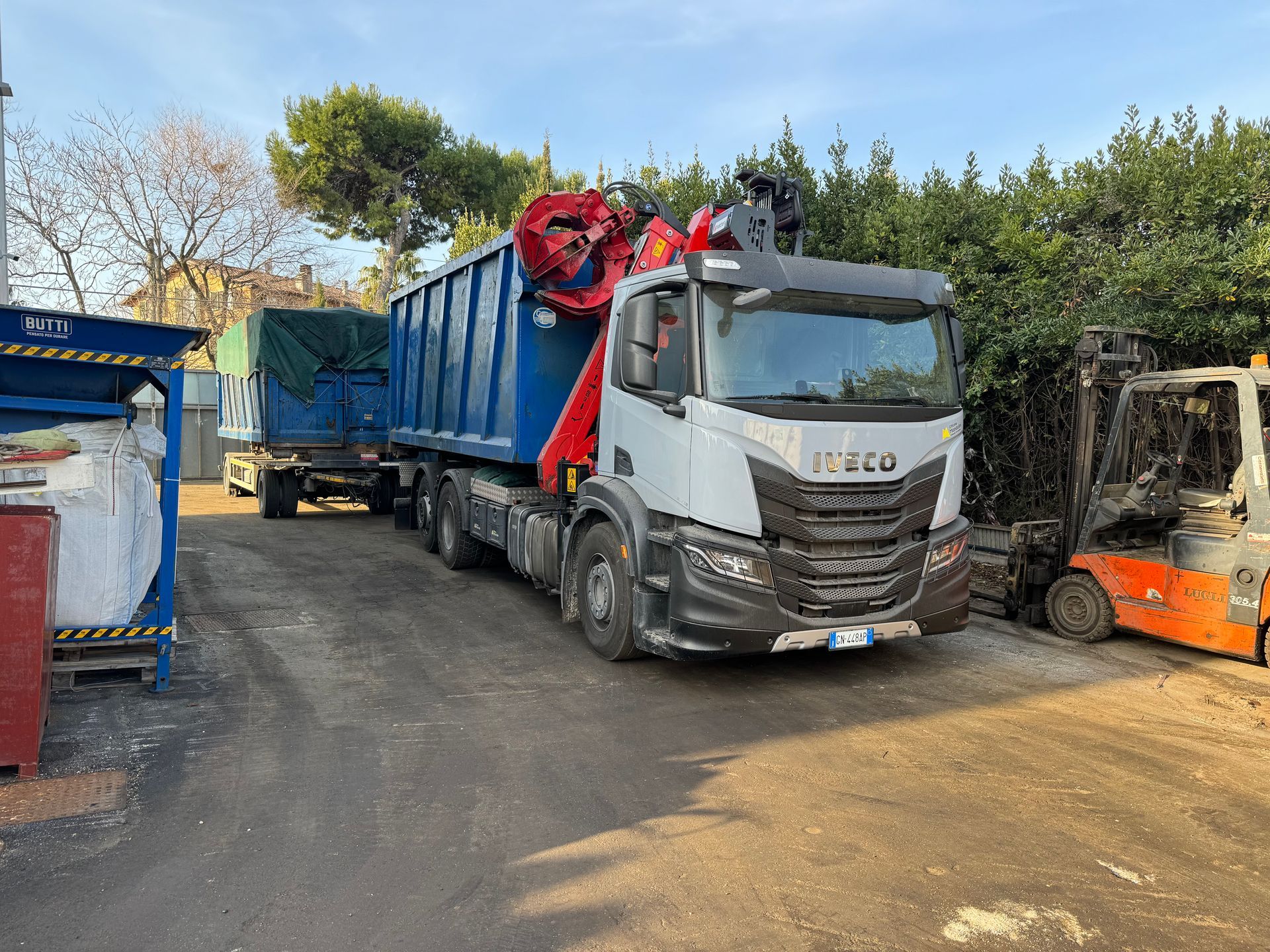 Parco mezzi per materiali ferrosi