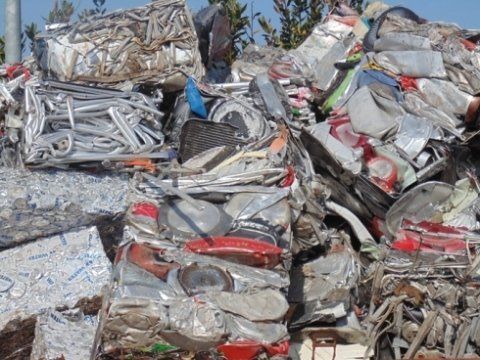 rifiuti metallici compattati