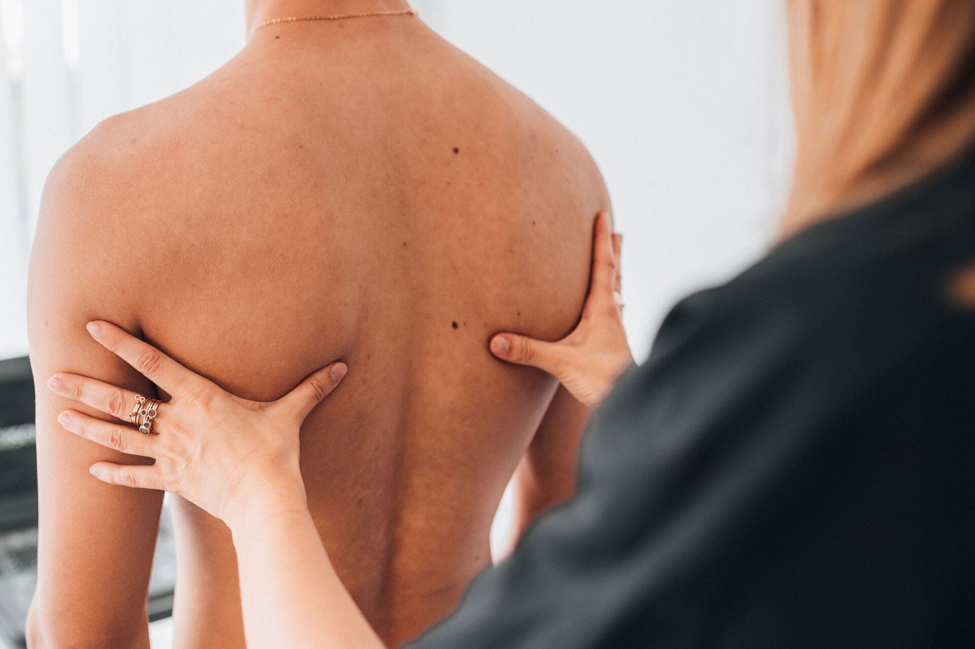 Massaging Back Of The Body | Munster, IN | Community Chiropractic Clinic