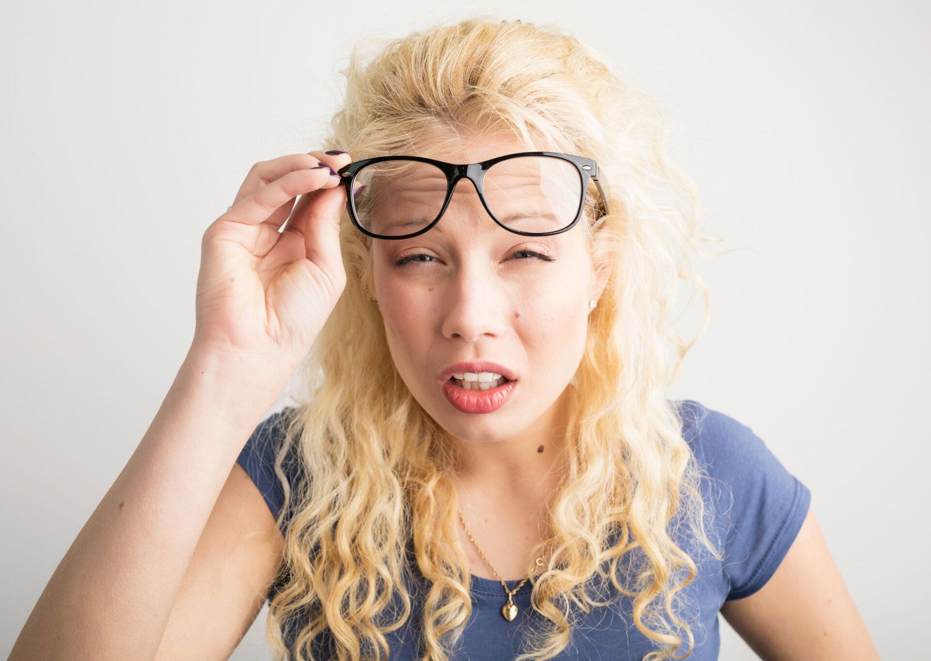 Girl With Blur Vision | Munster, IN | Community Chiropractic Clinic