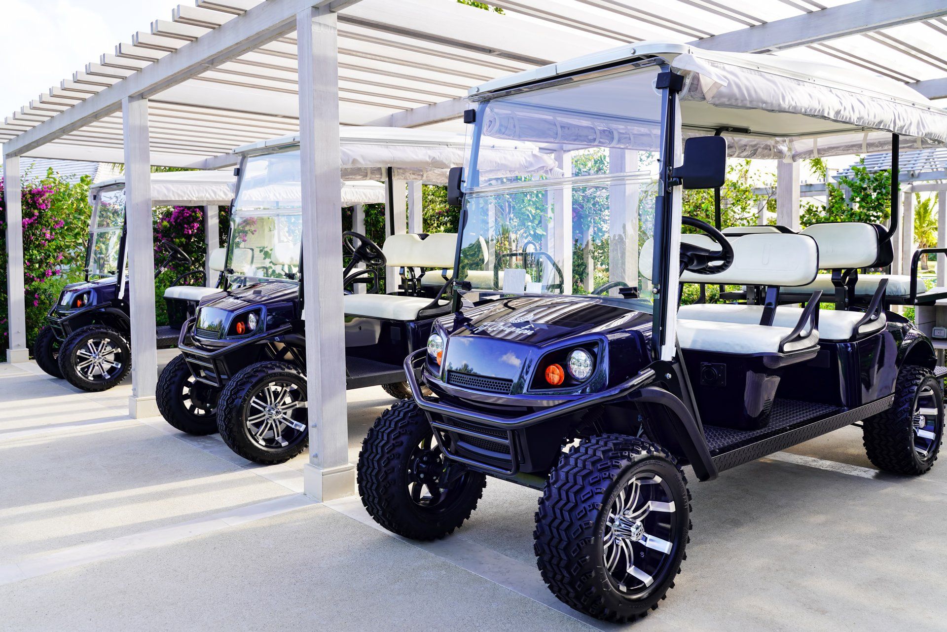 Tŷ Compton Jumby Bay Island Golf Carts