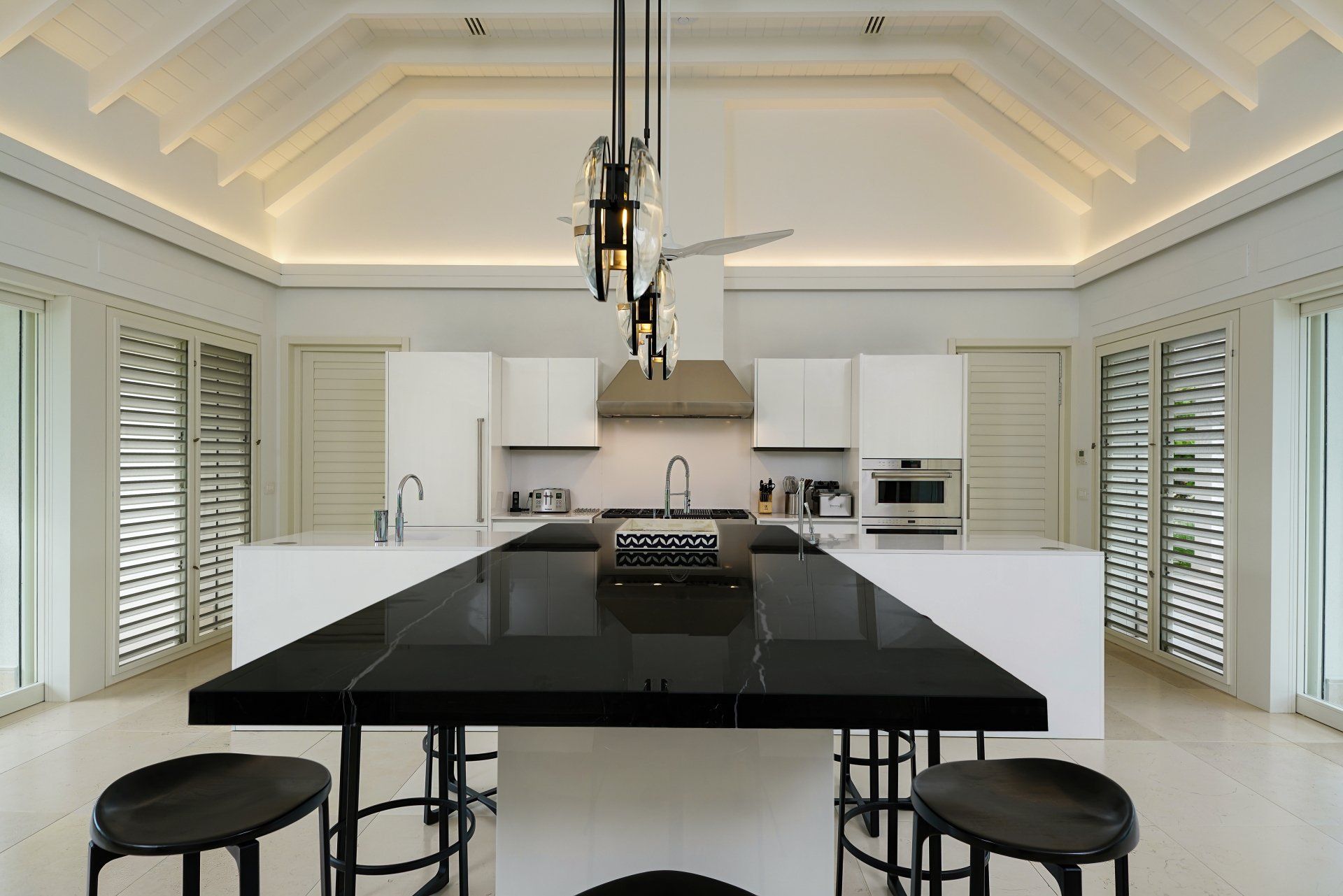 Tŷ Compton umby Bay island Kitchen