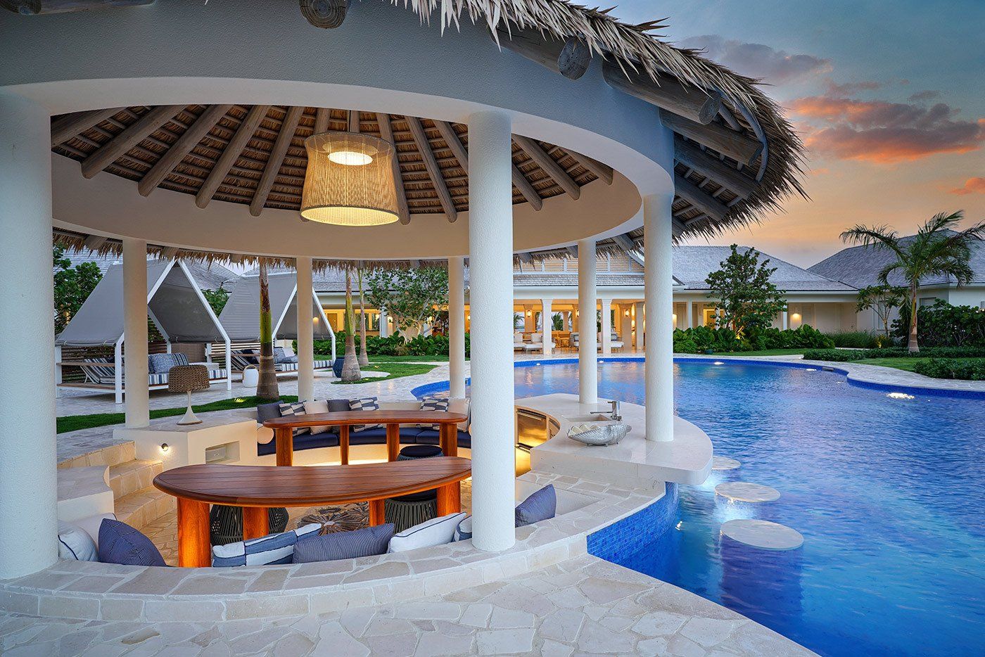 Tŷ Compton Jumby Bay Island Pool Bar