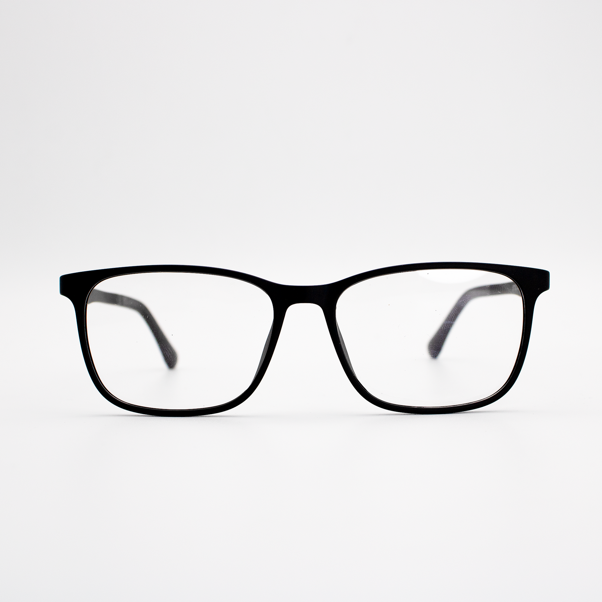 Linha Masculina de Óculos é na Ótica Indaiá