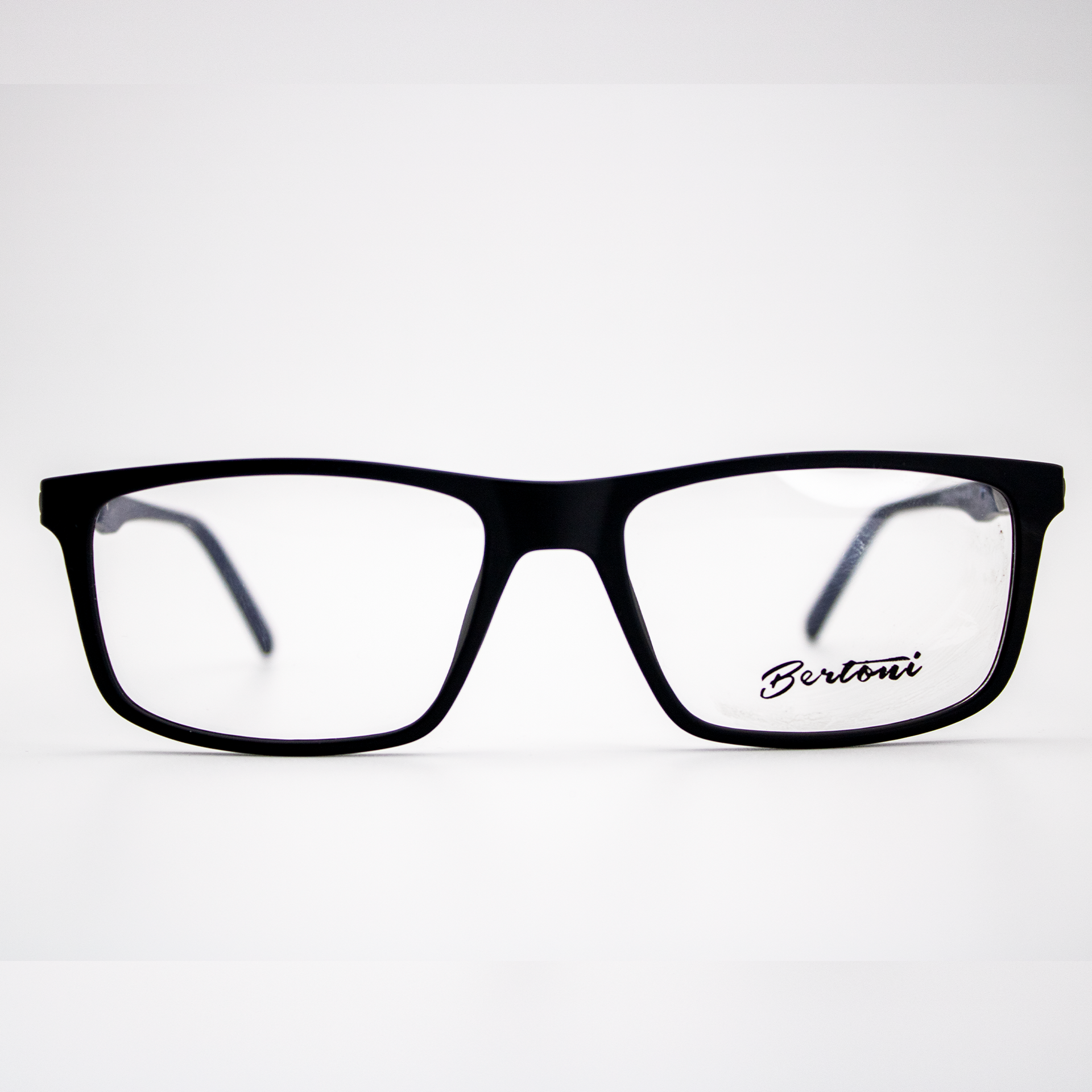 Linha Masculina de Óculos é na Ótica Indaiá