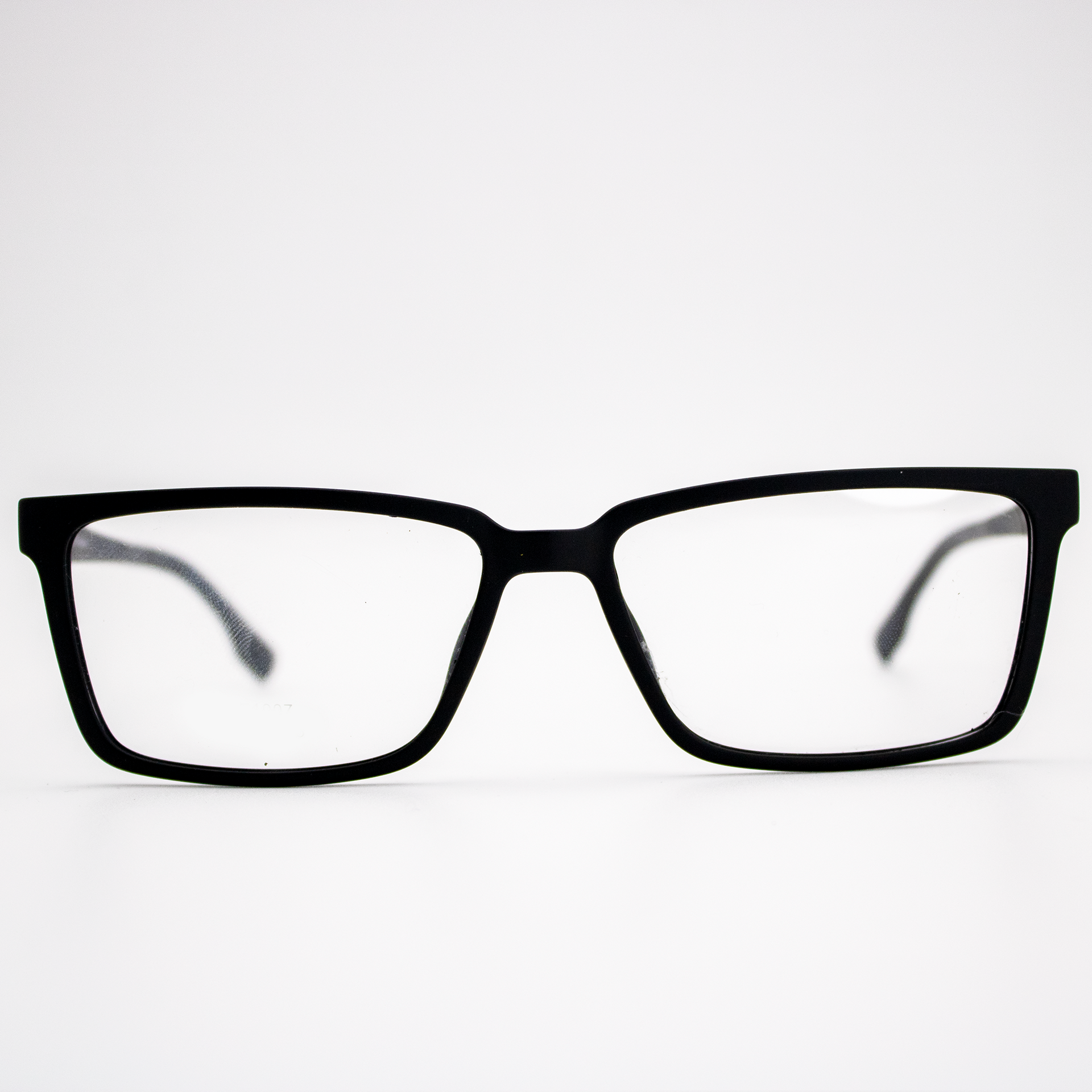 Linha Masculina de Óculos é na Ótica Indaiá