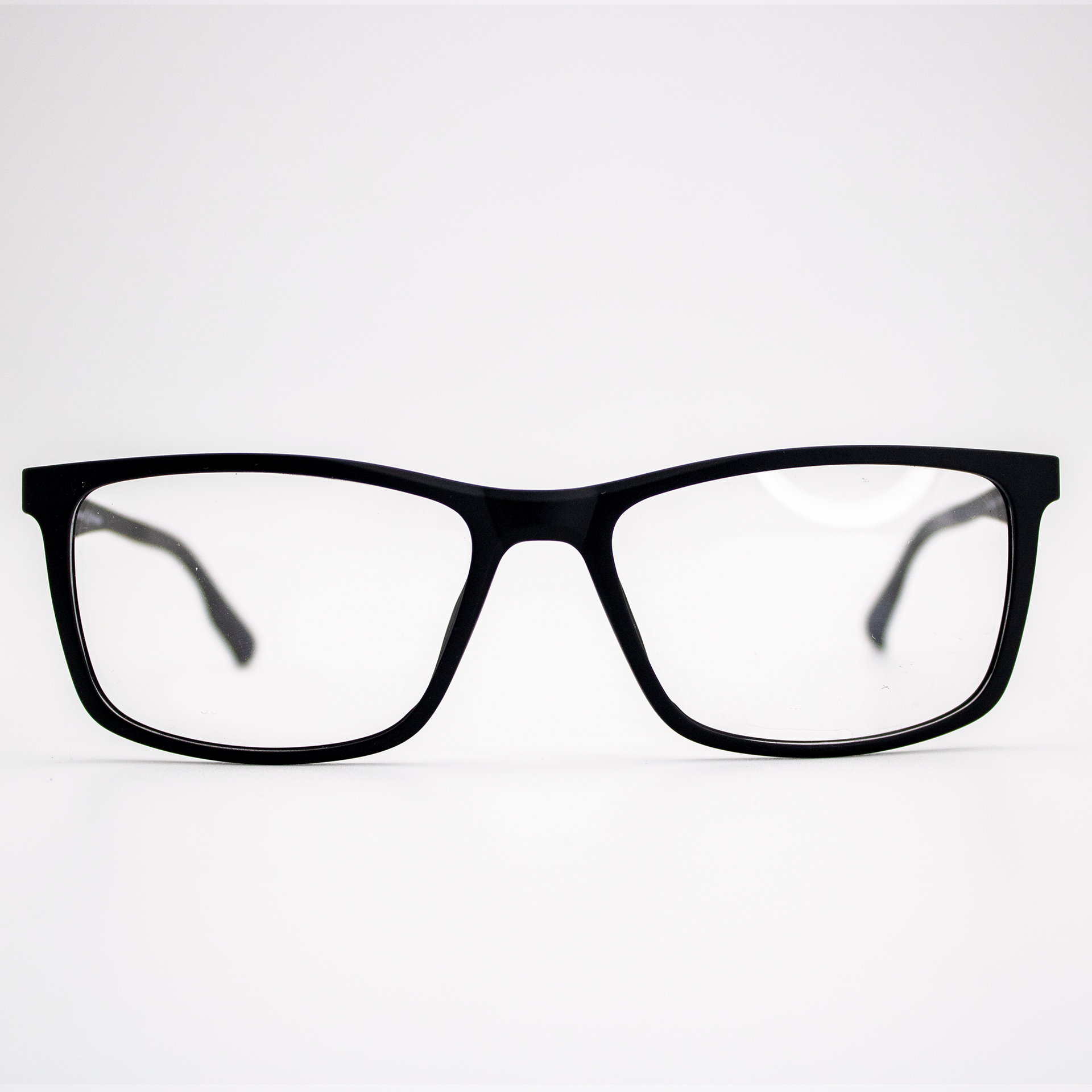 Linha Masculina de Óculos é na Ótica Indaiá