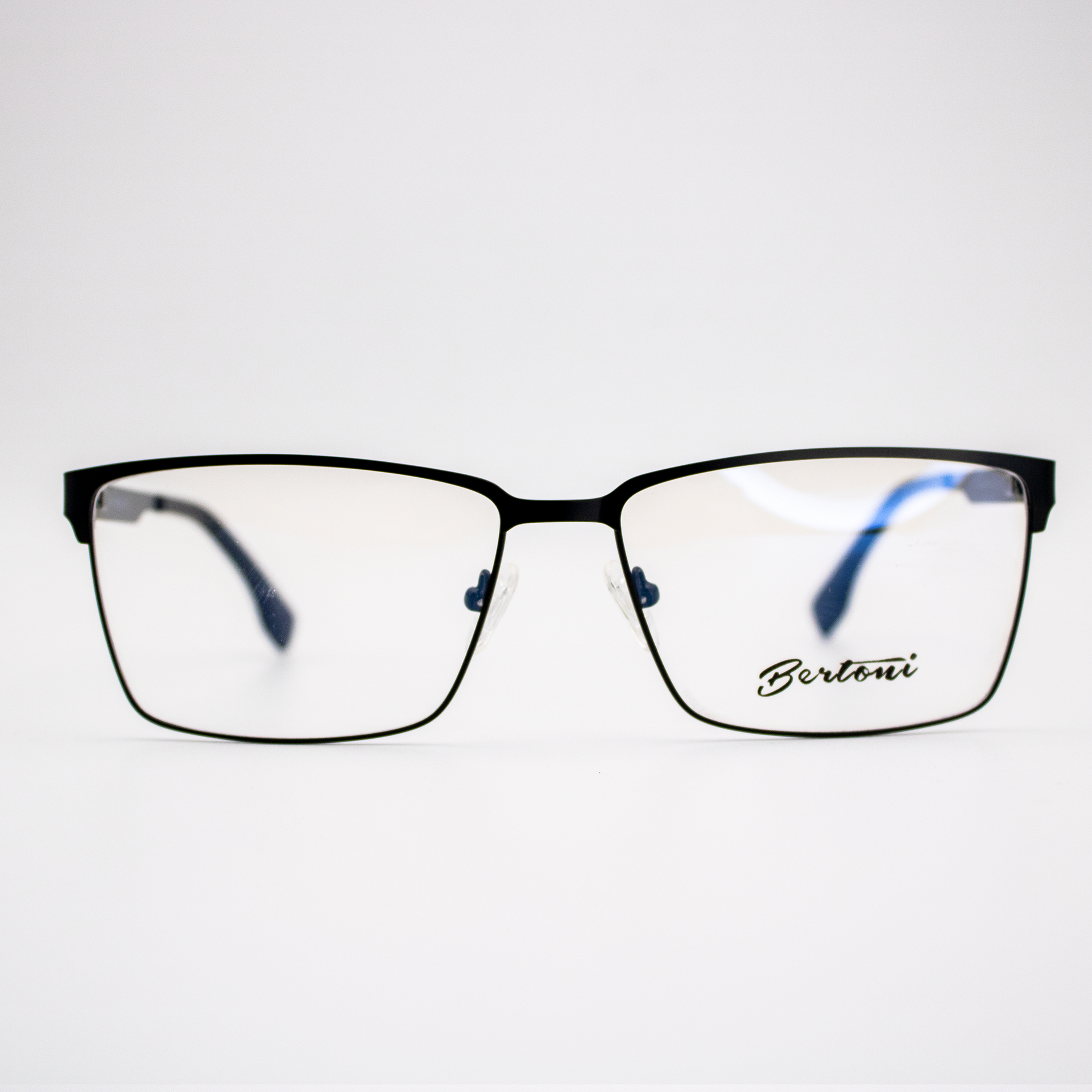 Linha Masculina de Óculos é na Ótica Indaiá