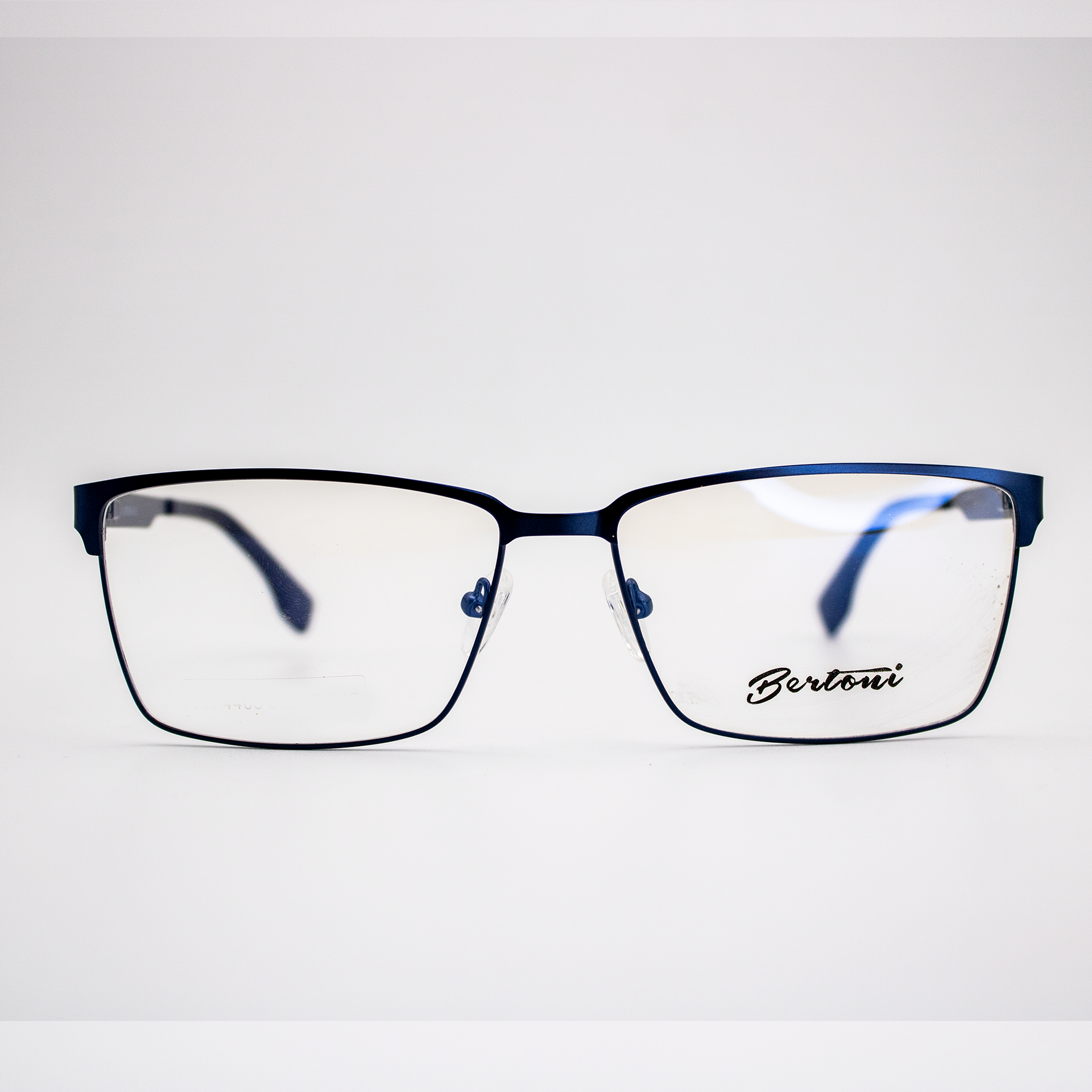 Linha Masculina de Óculos é na Ótica Indaiá