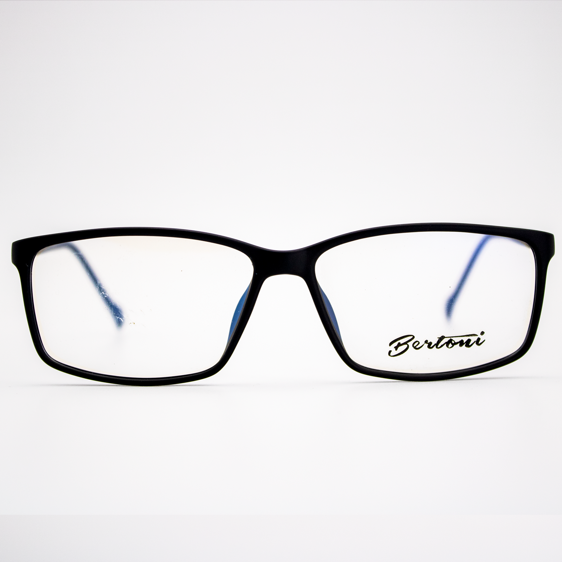 Linha Masculina de Óculos é na Ótica Indaiá