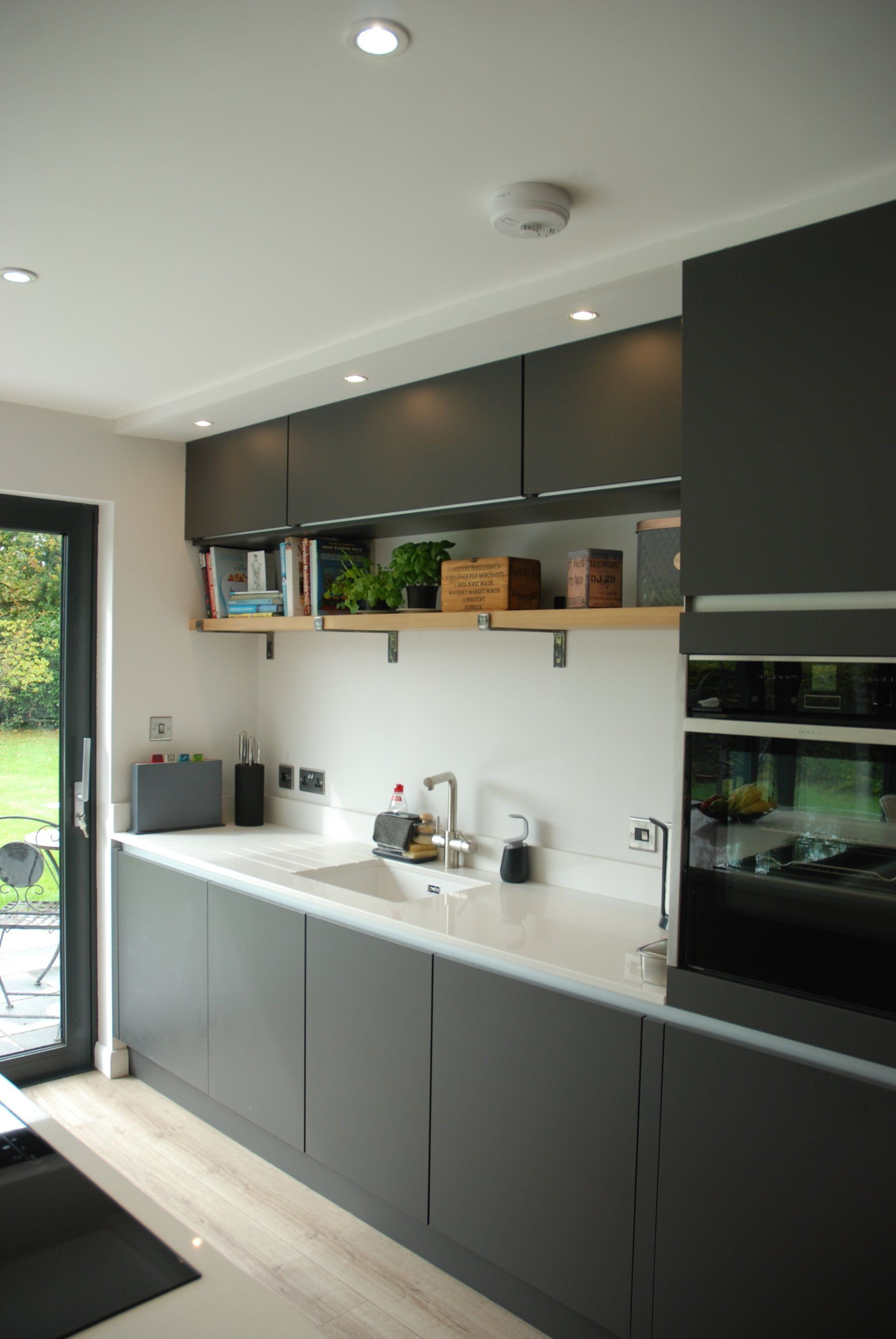Modern concrete & charcoal family kitchen for Nicki Bennett in Newbury, 2017