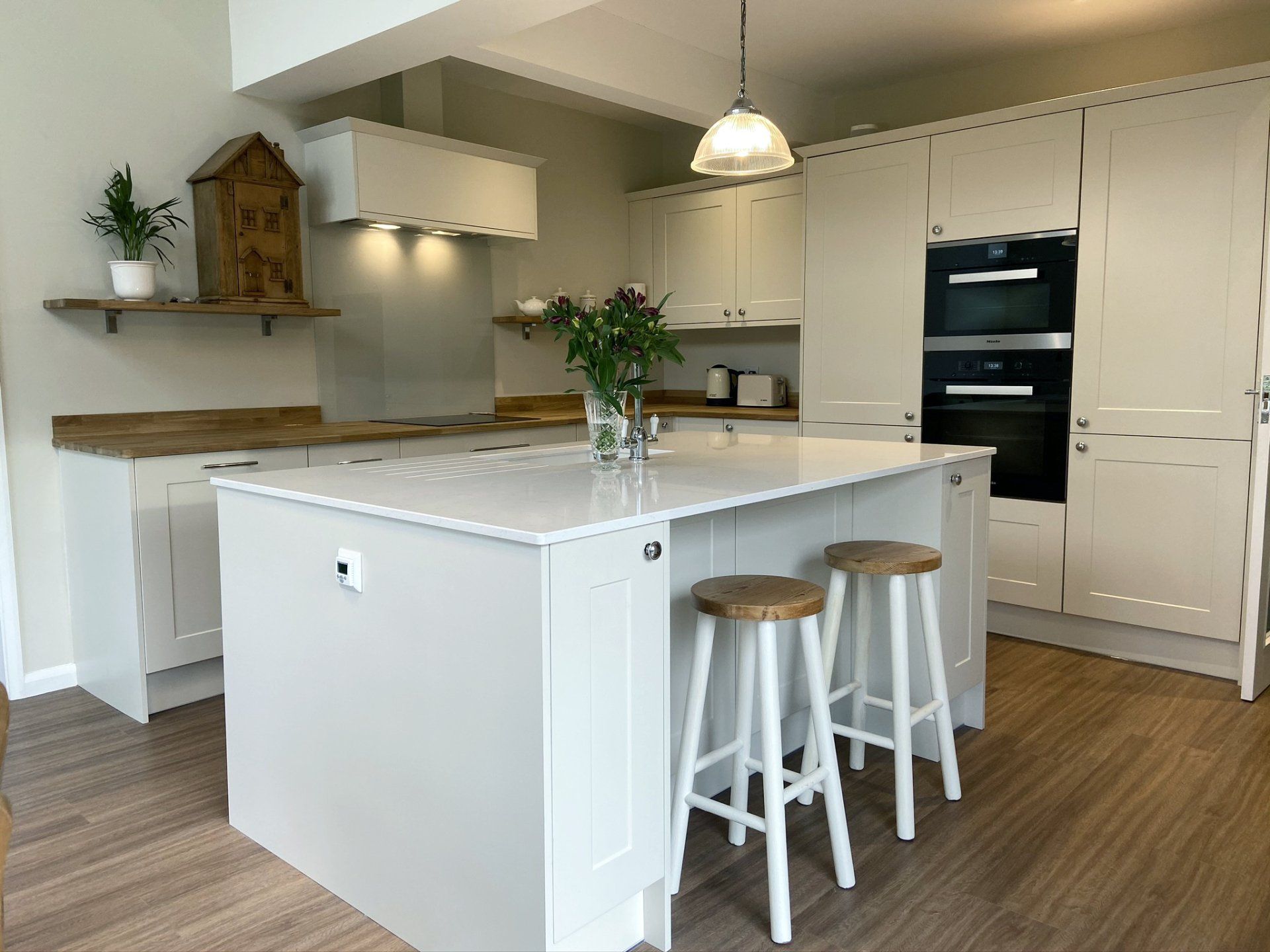Contemporary, light, cream shaker kitchen for Scarlett Baker in Leamington Spa, 2019