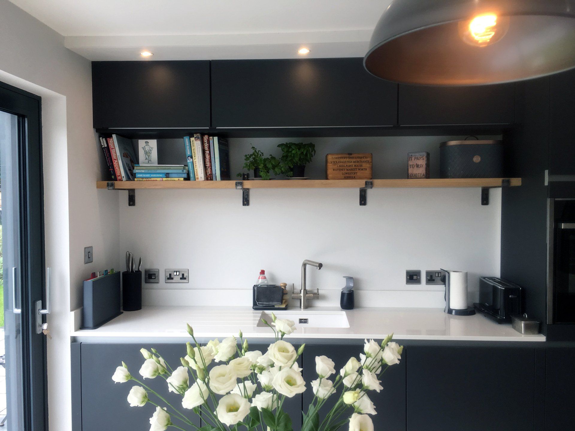 Modern concrete & charcoal family kitchen for Nicki Bennet, Newbury, in 2017