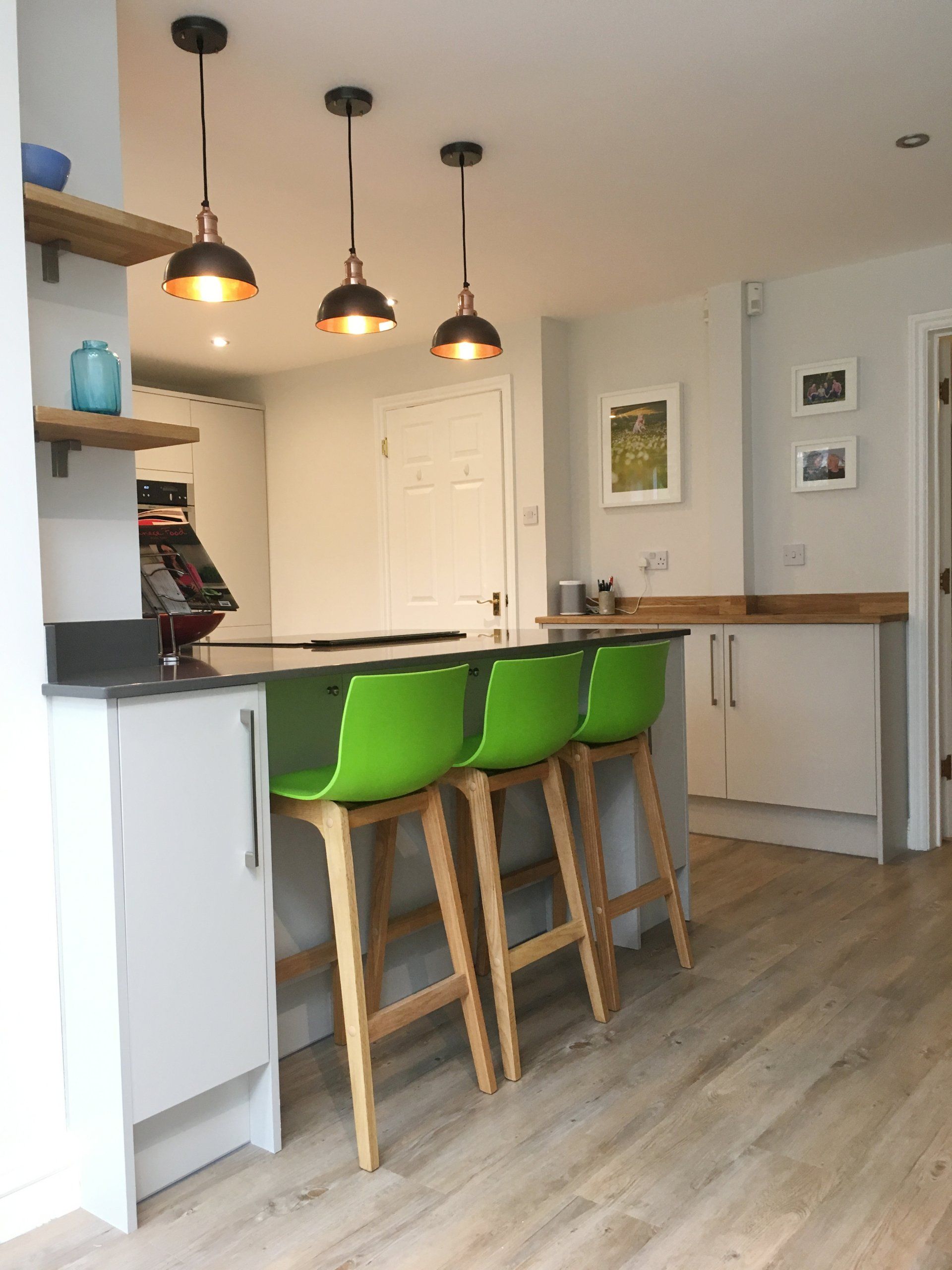 Simple, modern, light grey kitchen for James Ladds, Thatcham, in 2017