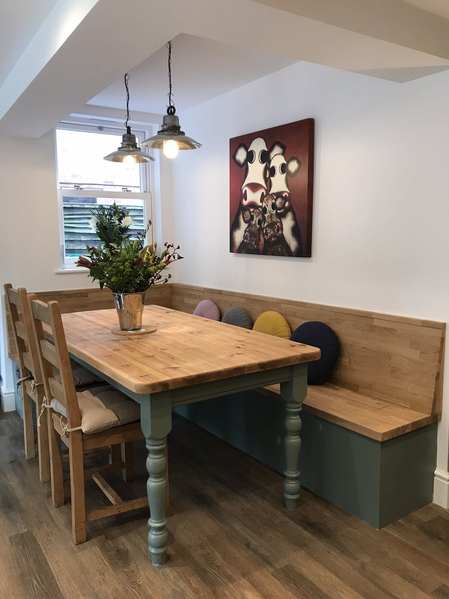 Traditional, oak shaker living kitchen for Penny Horwood in Newbury, 2018