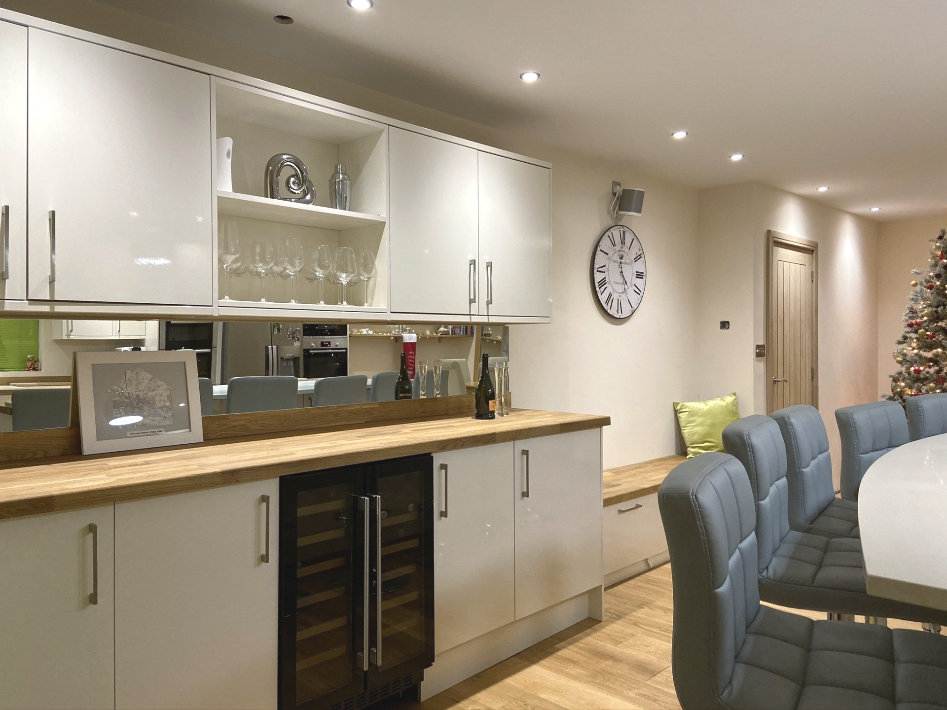 Modern, cream gloss kitchen for Jessica Davies, Newbury in 2019
