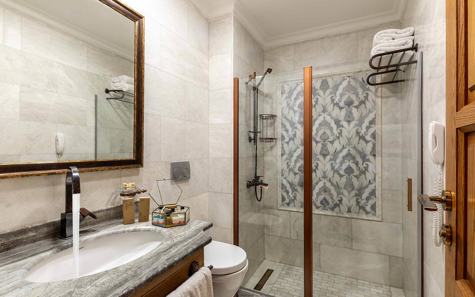 Sultanhan Hotel İstanbul , Art Design Double Room Bathroom