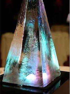 Cube shaped ice