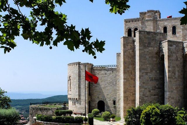 Krujë Castle and Old Bazaar