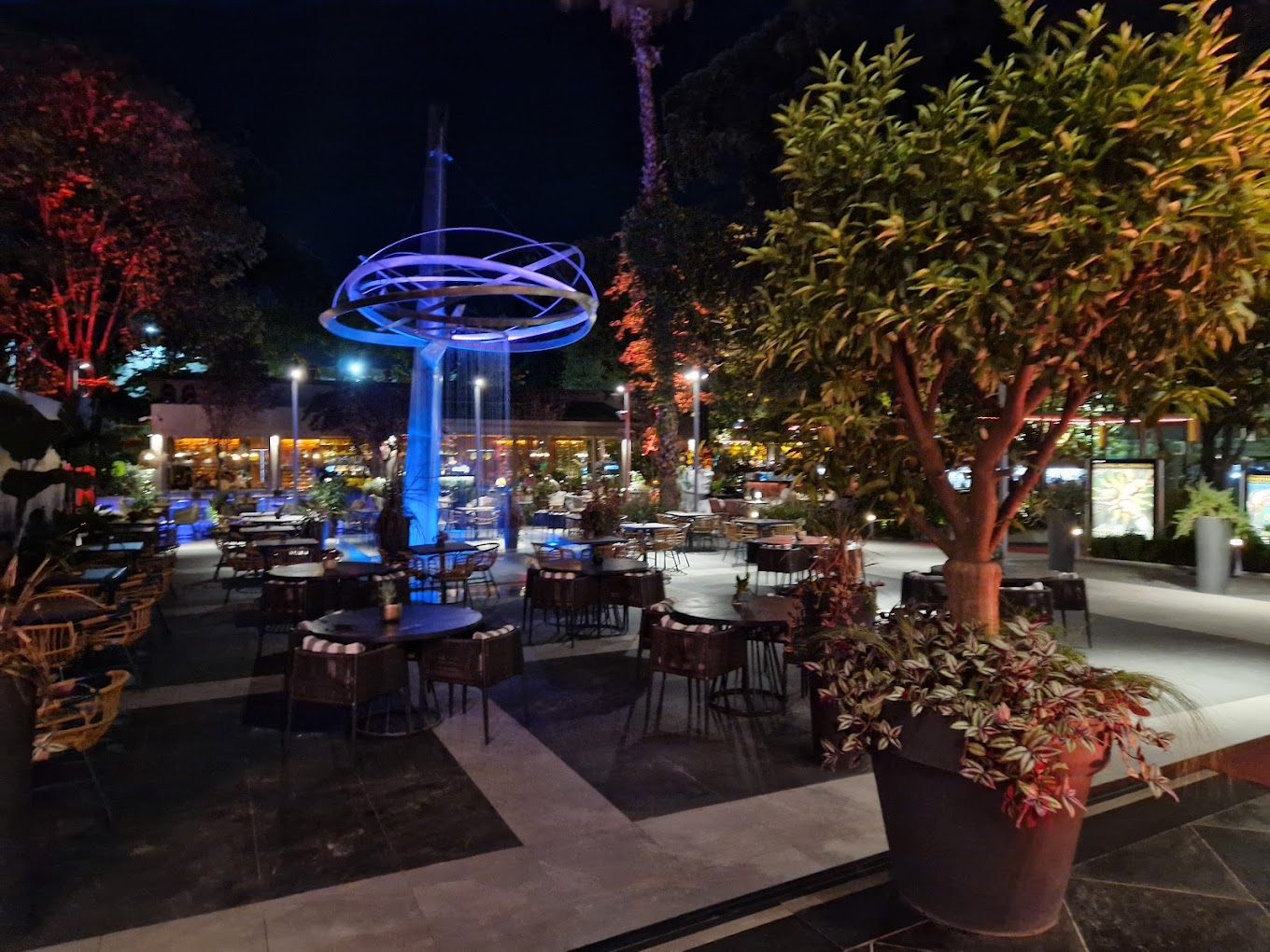 restaurants in tirana