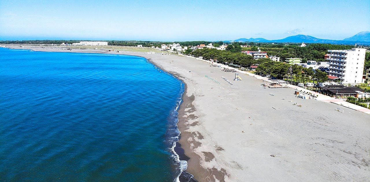 velipoje beach