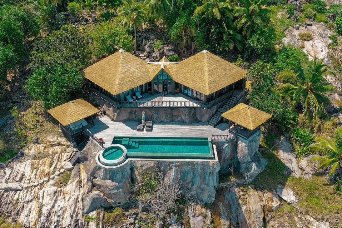 Fiber Roofing at Fregate Island pool view