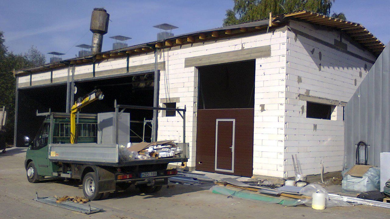 Medienos džiovinimo kameros montuojamos į esamus pastatus